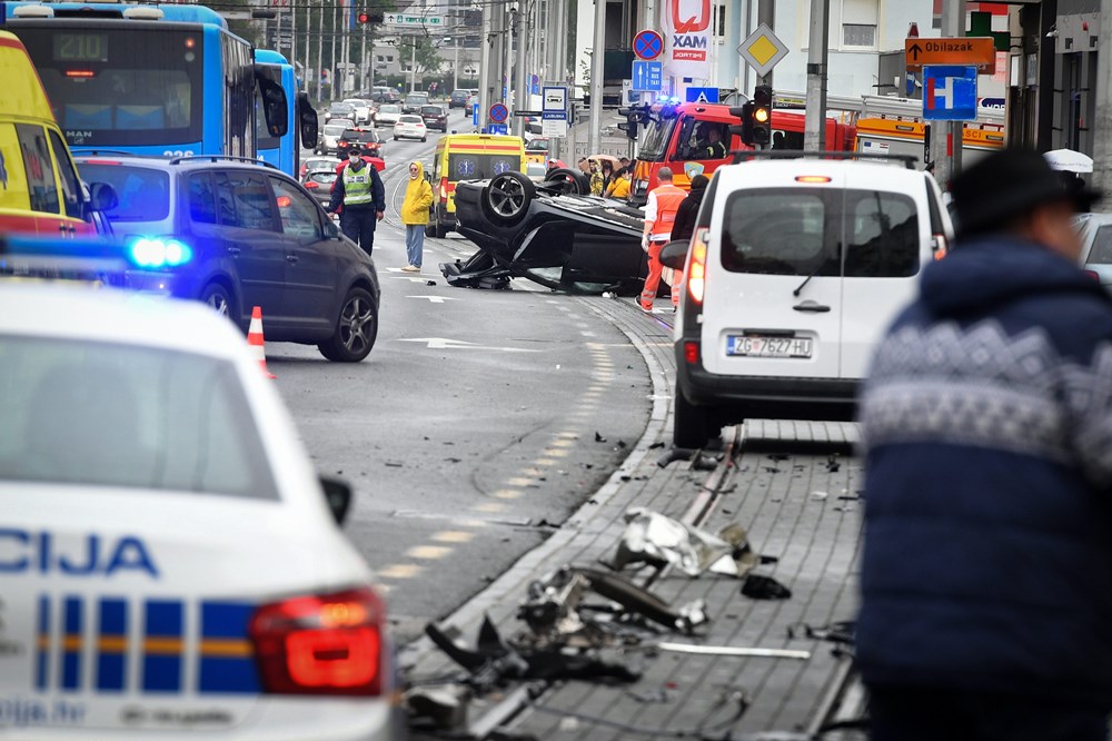 Višestruki sudar u zagrebačkoj Dubravi (Snimio Goran Mehkek/Cropix)